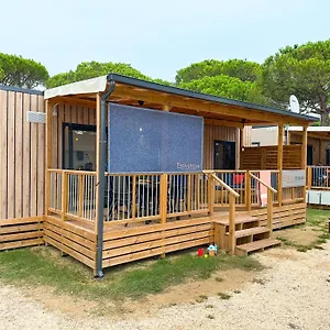 Estivo Premium Deluxe Mobile Homes On Malibu Campingplatz Lido di Jesolo